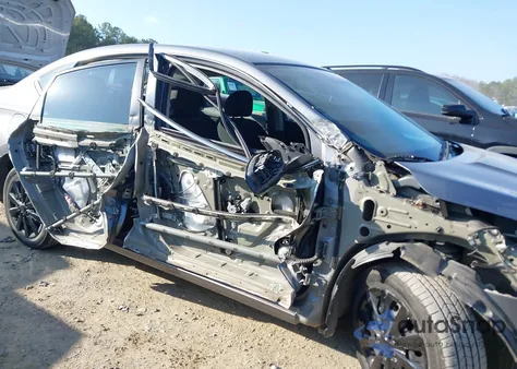 2017 Nissan Sentra S z USA, uszkodzony, nr VIN 3N1AB7AP5HY375292